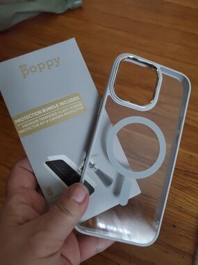 Xo Poppy Clear MagSafe- iPhone 16e/15/14/13 Case Screen&lens. Protector.New